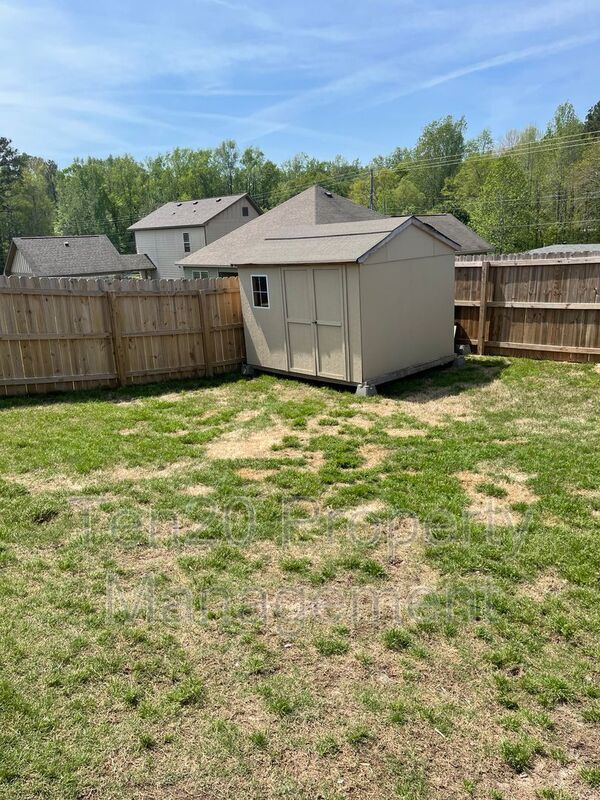 Building Photo - 30 Vineyard Dr