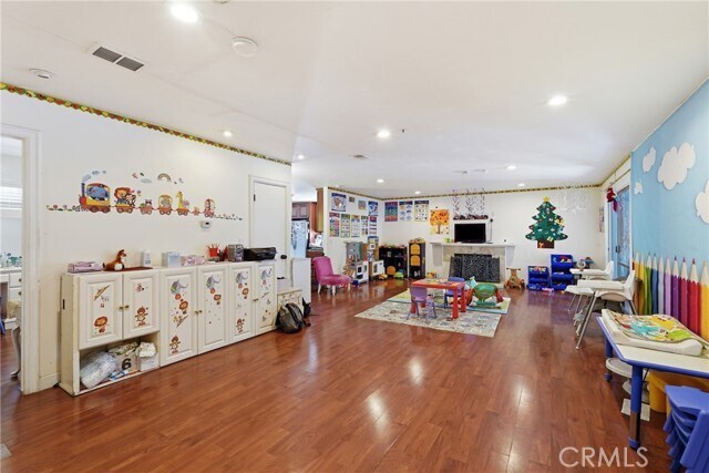 Building Photo - 24092 Gemwood Dr