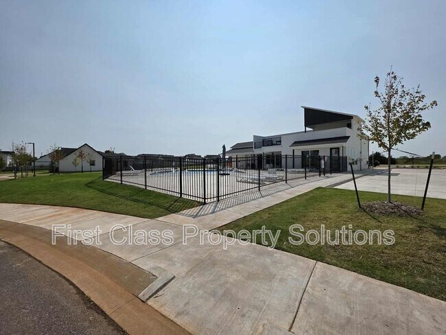 Building Photo - 2520 NW 131st St