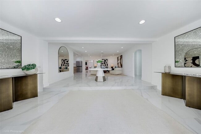 Building Photo - 871 NE 81st St