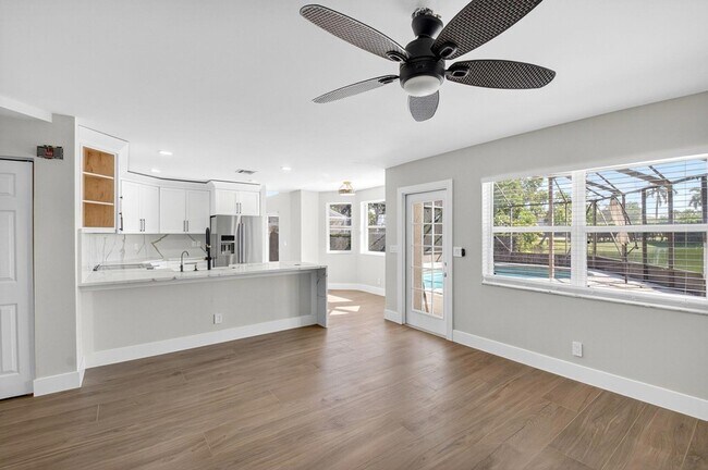 Building Photo - 7306 Spinnaker Bay Dr