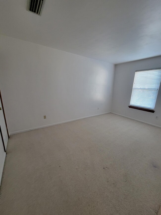 Building Photo - 1303 Snowflake Cir