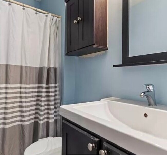 Bathroom #1 - 2101 Rocky Point Run