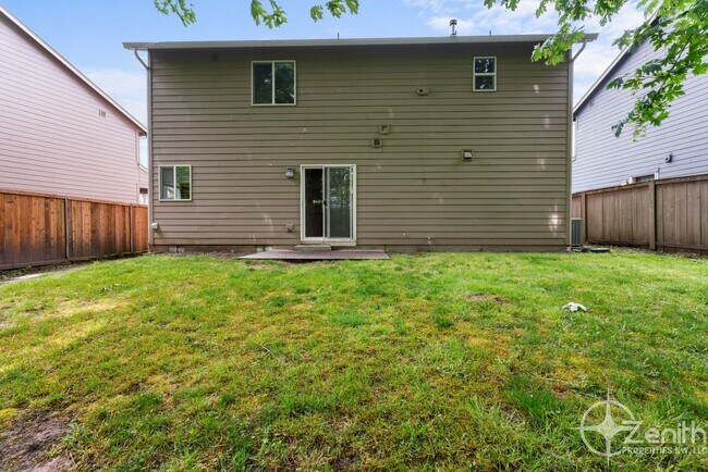 Building Photo - Inviting 3 Bedroom Washougal Home with Lar...