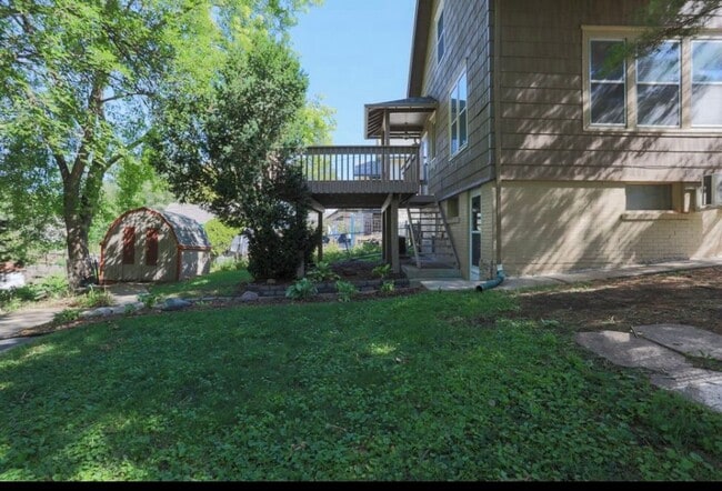 Building Photo - Beautiful 4 Bedroom Home Near Blackstone!