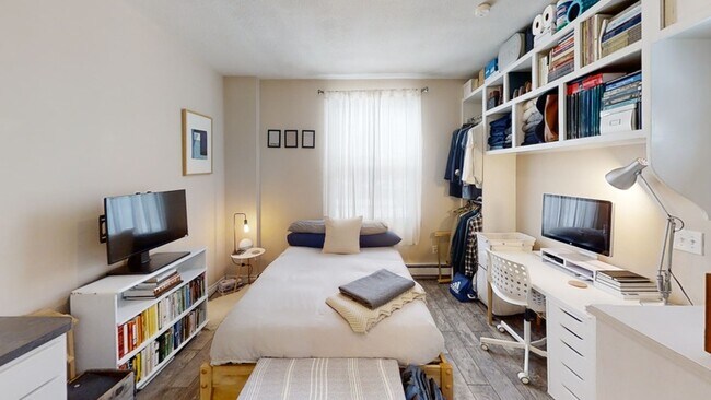 Building Photo - 1110 Granger Ave