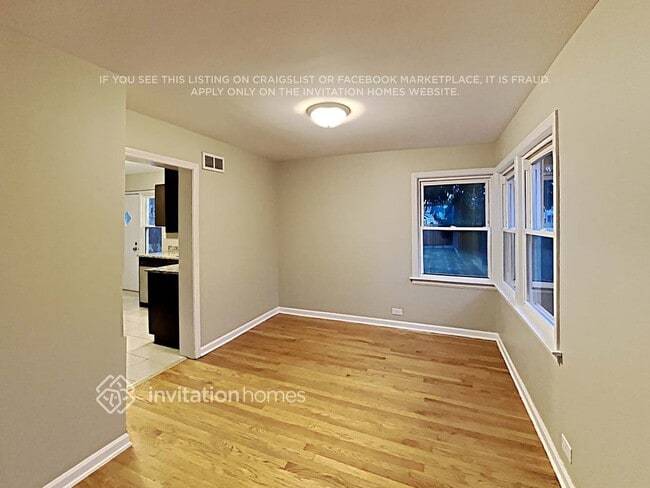 Building Photo - 2116 Hickory Ct