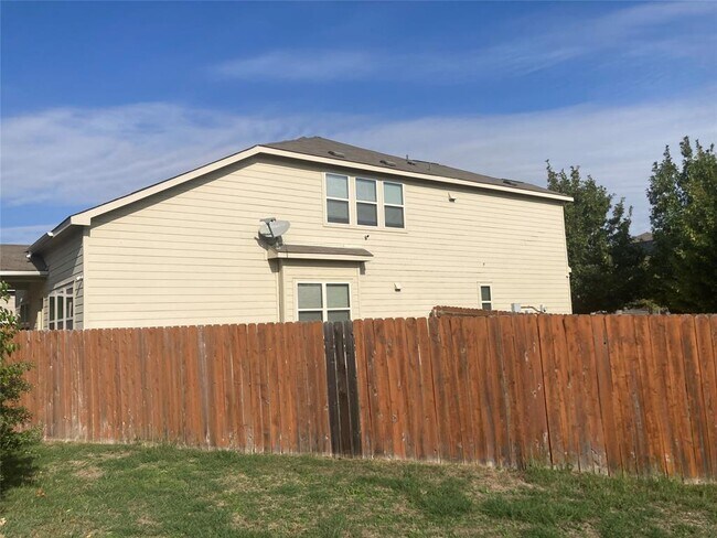 Building Photo - 7216 Vail Ridge St