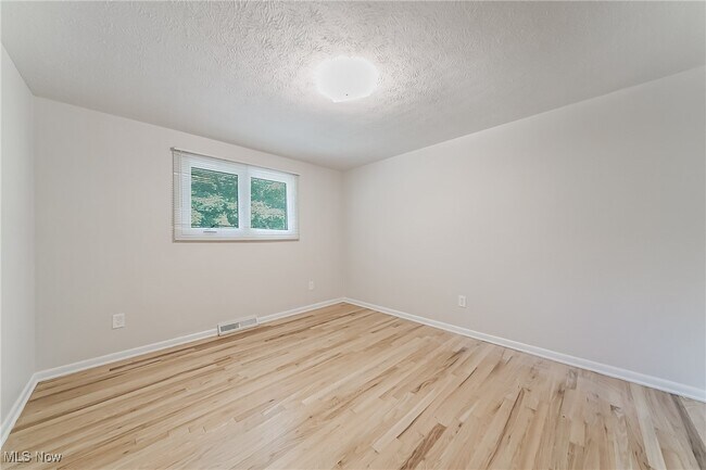 Building Photo - 1682 Mendelssohn Dr