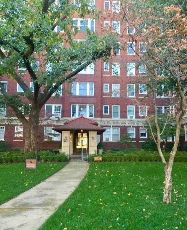 Building Photo - Gorgeous Condo in Sophian Plaza!