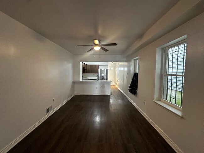Building Photo - 1813 N Gratz St