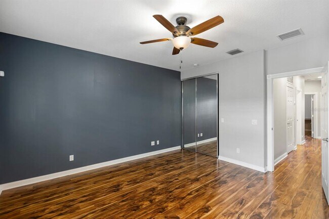 Building Photo - 1633 Napoli Dr W