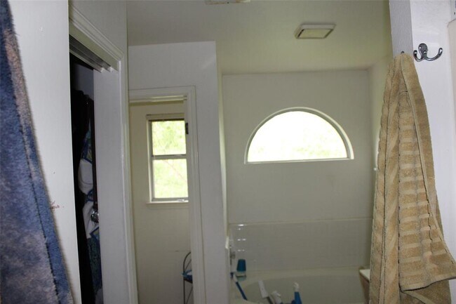 Building Photo - 810 Minturn Ln