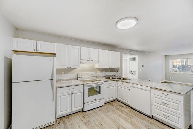 Building Photo - 1120 Mazatlan Cir