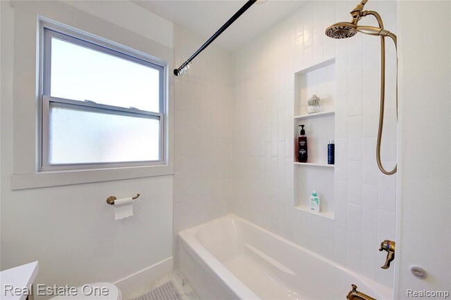 Building Photo - 8126 Dale St