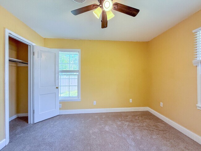 Building Photo - Available NOW!!!! This charming 1 story, 2...