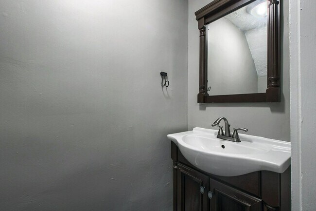 Building Photo - Wilber Ave 226-228 MLR