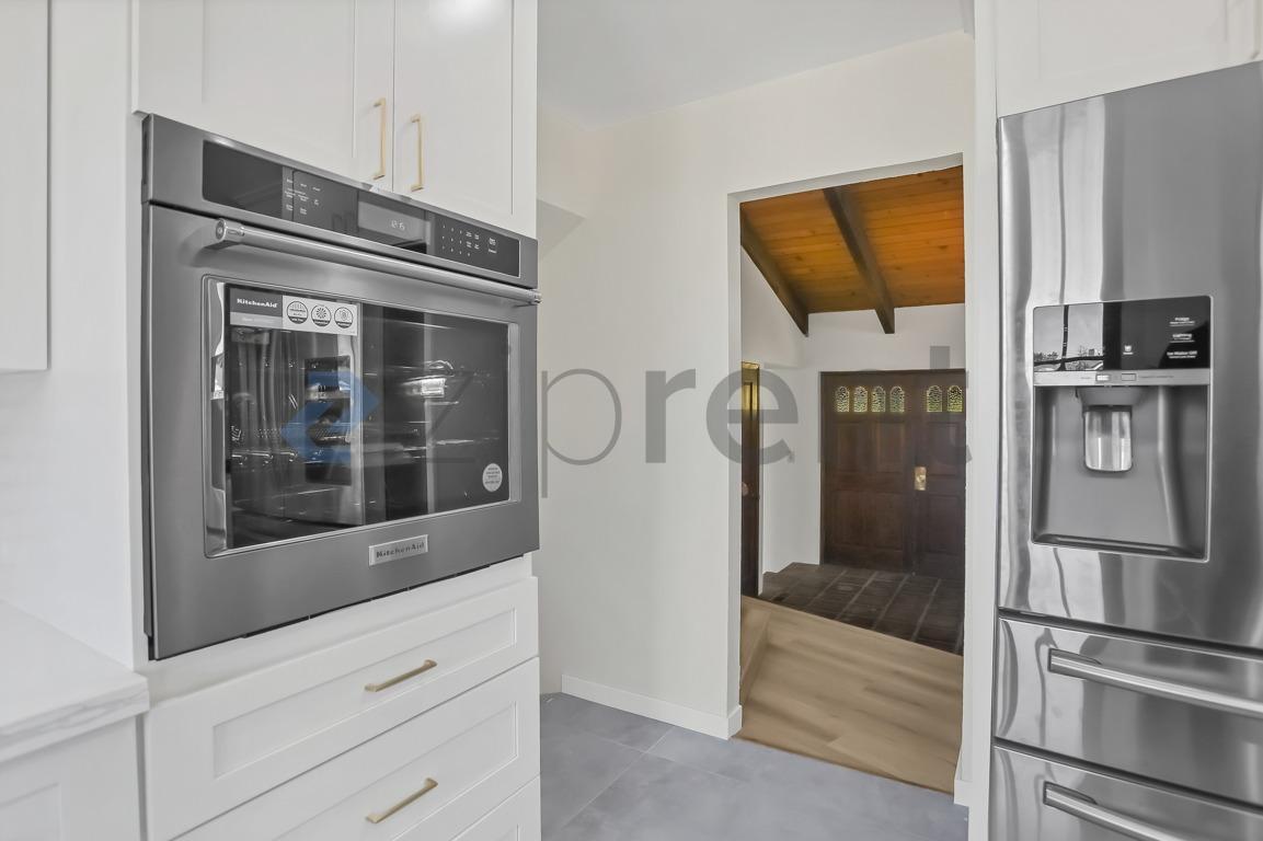 Building Photo - Unit