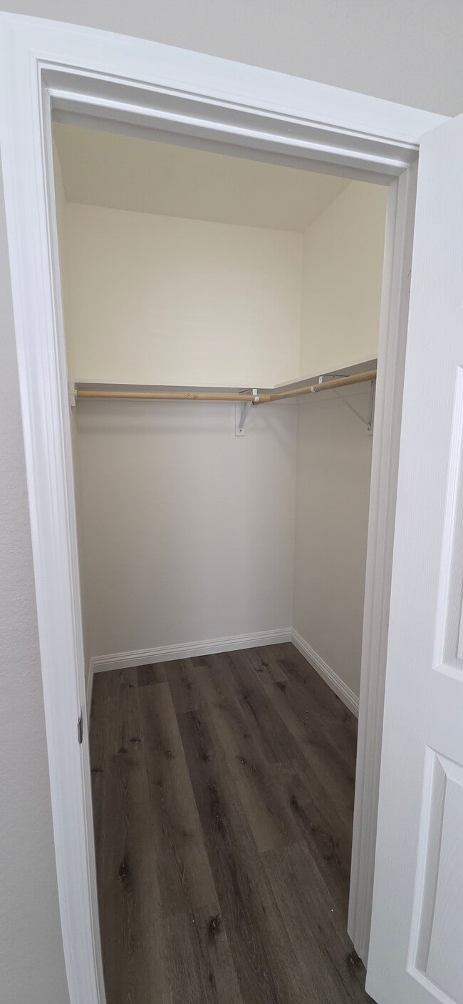 Building Photo - 658 Integrity Point Ave