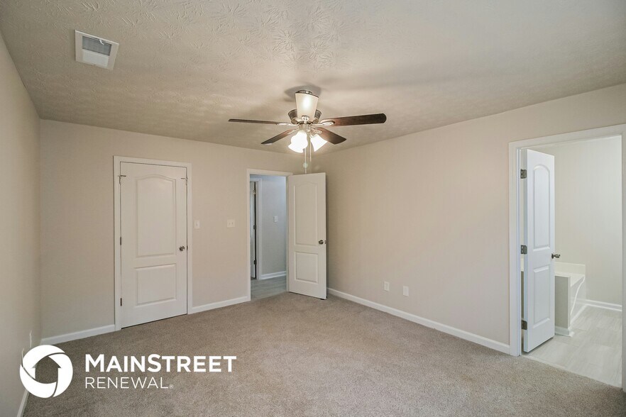 Building Photo - 5862 Homestead Cir