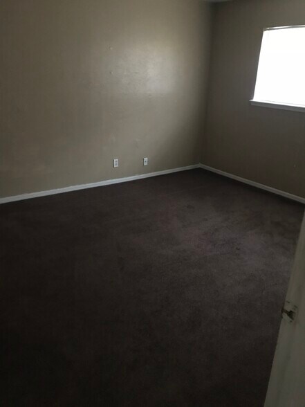 Primary Photo - 1412 N Norman Ave