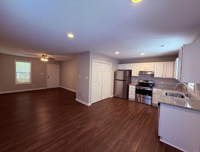 Building Photo - 5716 Woof Pl