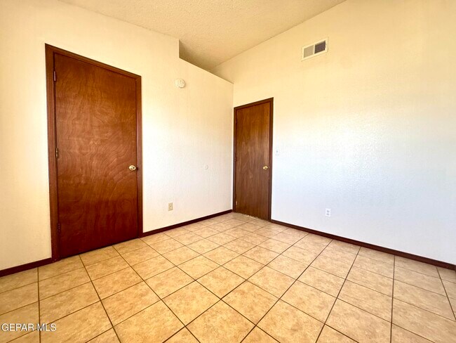 Building Photo - 10828 Quartz St