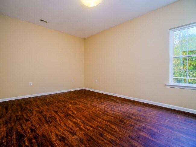 Building Photo - 7020 Somerset Springs