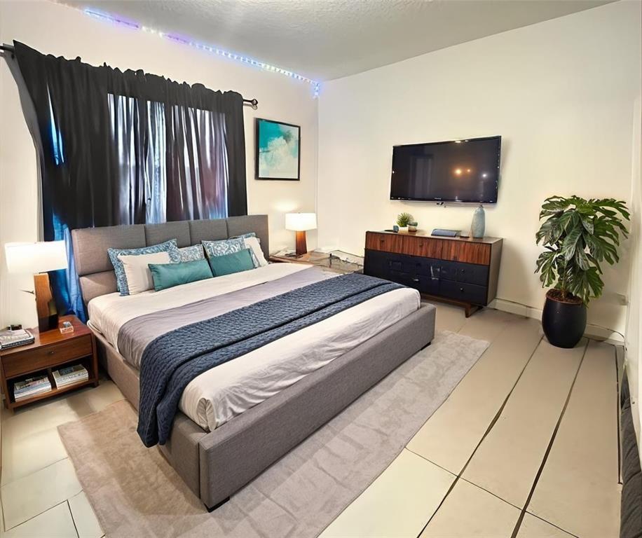 Building Photo - 3720 NW 115th Way