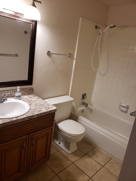 Building Photo - 170 W Foxbridge Dr