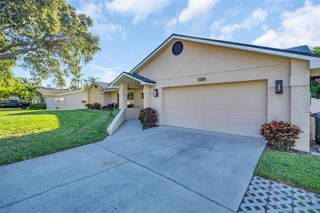 Building Photo - 1374 Viewtop Dr