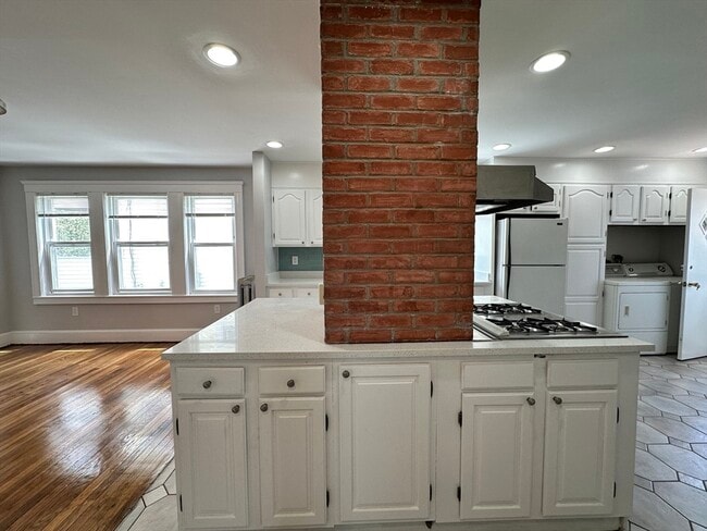 Building Photo - 158 Boston Ave