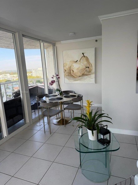 Building Photo - 7330 Ocean Terrace