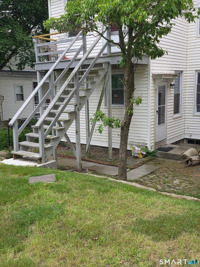 Building Photo - 34 Channing St