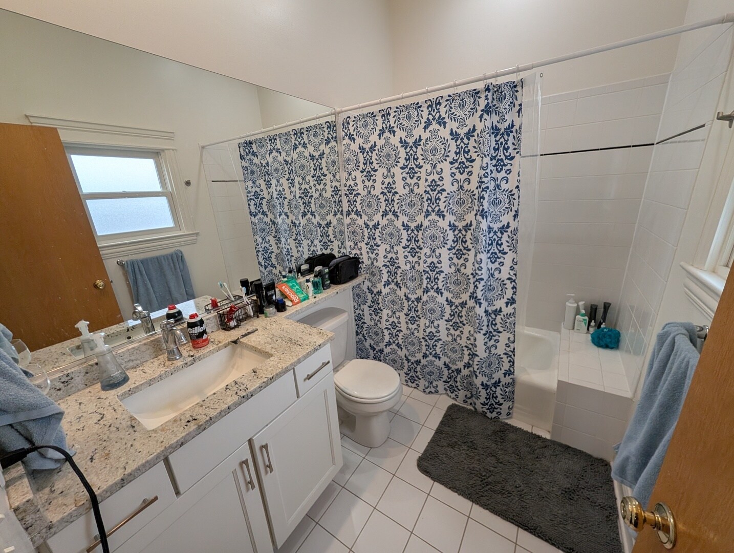 Building Photo - 1655 W Wrightwood Ave