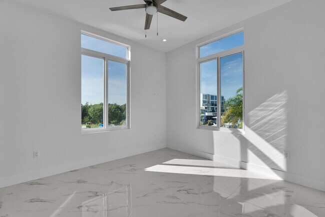 Building Photo - 31368 Ave I