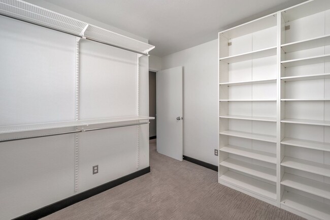 Building Photo - Scottsdale 2 bed 2 Bath Home - With a Pool!!!