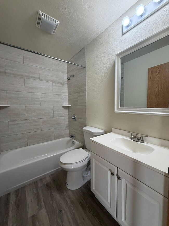 Building Photo - 1940 Tannehill St