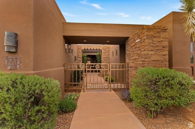 Building Photo - 2410 W Entrada Trail