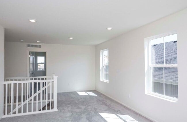 Building Photo - Terrain Oak Valley 3bd 2.5ba Gem!