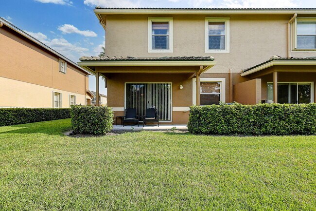 Building Photo - 2988 SE Lexington Lakes Dr
