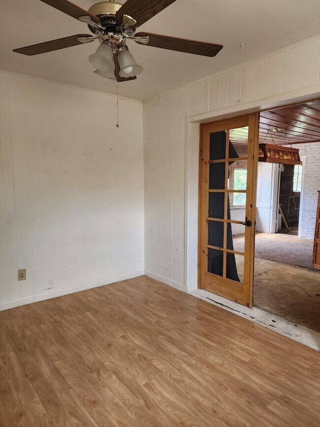 Building Photo - Long Realty & Property Management - 3 Bedr...