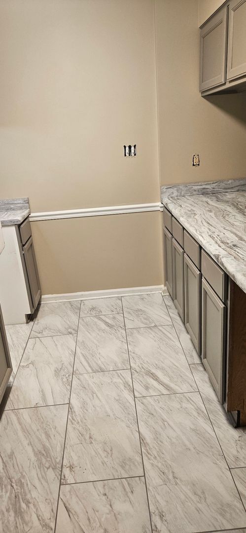 Building Photo - Now Available – Beautifully Renovated 2 Bed, 2 Bath Townhome!