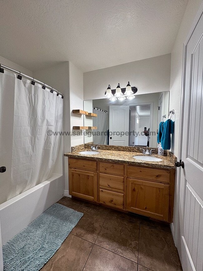 Building Photo - *3 Month Lease* Beautiful Home available f...
