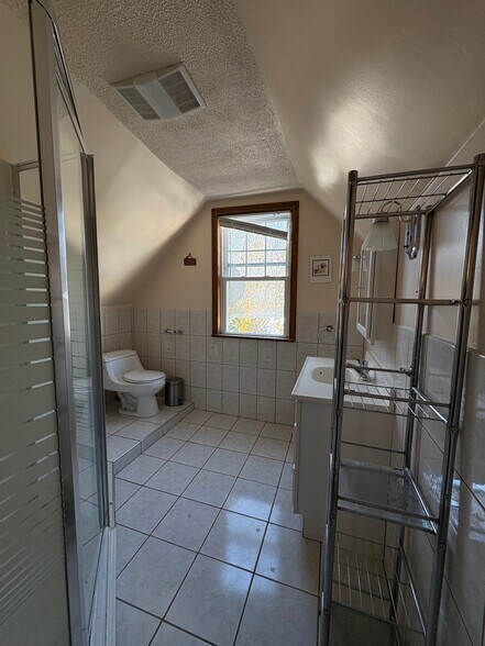 Building Photo - 7 Englewood Ave