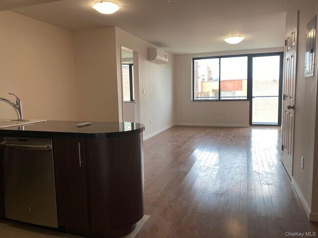 Building Photo - 136-46 41st Ave