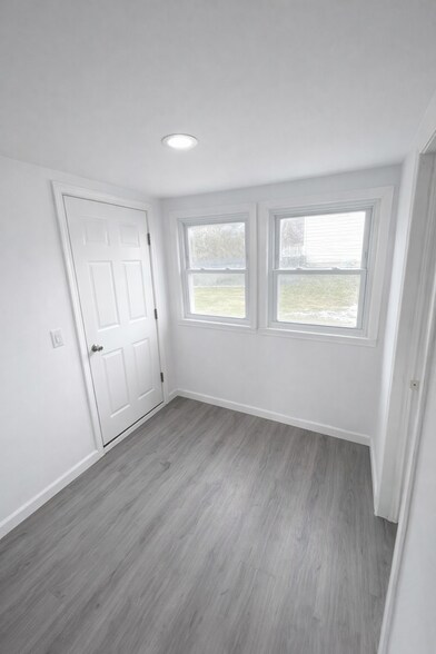 Building Photo - 100 Lake Ave