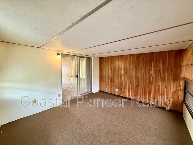 Building Photo - 24862 US-19
