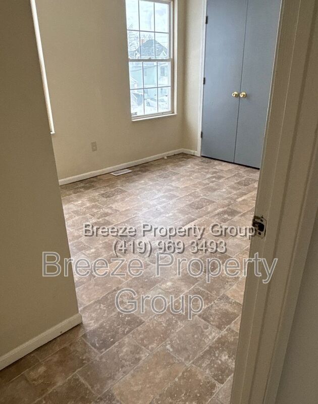 Building Photo - 57 W Warren Ave