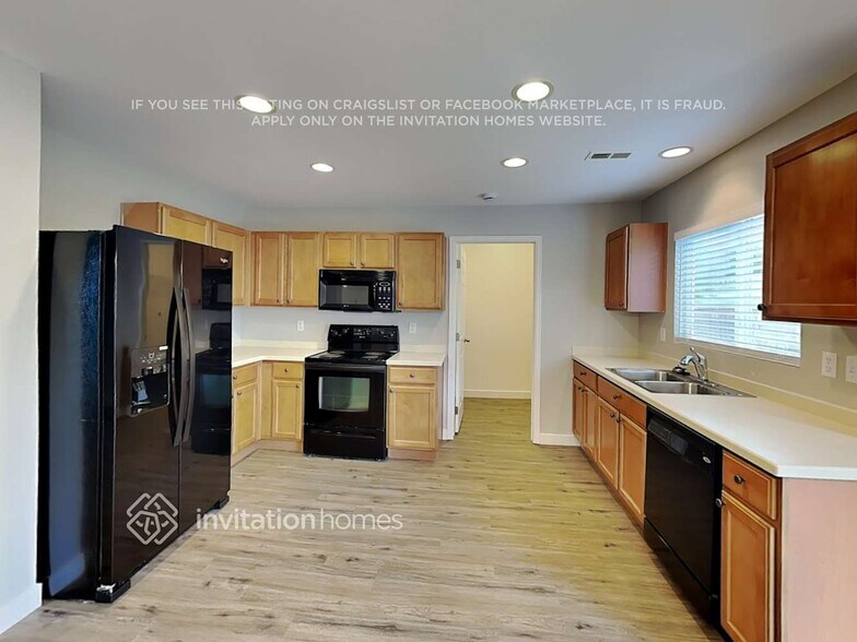 Building Photo - 5964 Raleigh Cir
